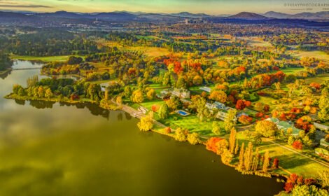 Experience the beauty of Canberra with a stunning landscape showcasing iconic landmarks, vibrant city views, and natural scenery. Perfect for travel inspiration and home decor. #VisitCanberra #CanberraPrint #DiscoverAustralia #sujaysphotography #visitaustralia #australiancapitalteritory #canberraautumn #autumn #fallseason #bestofcanberrra rarest autumn shades of canberra